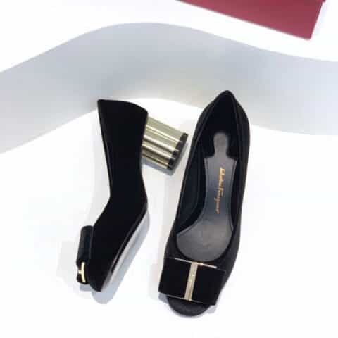 SF salvatore Ferraga*o  菲拉*慕vara丝绒面大蝴蝶结圆头金梅花跟高跟鞋