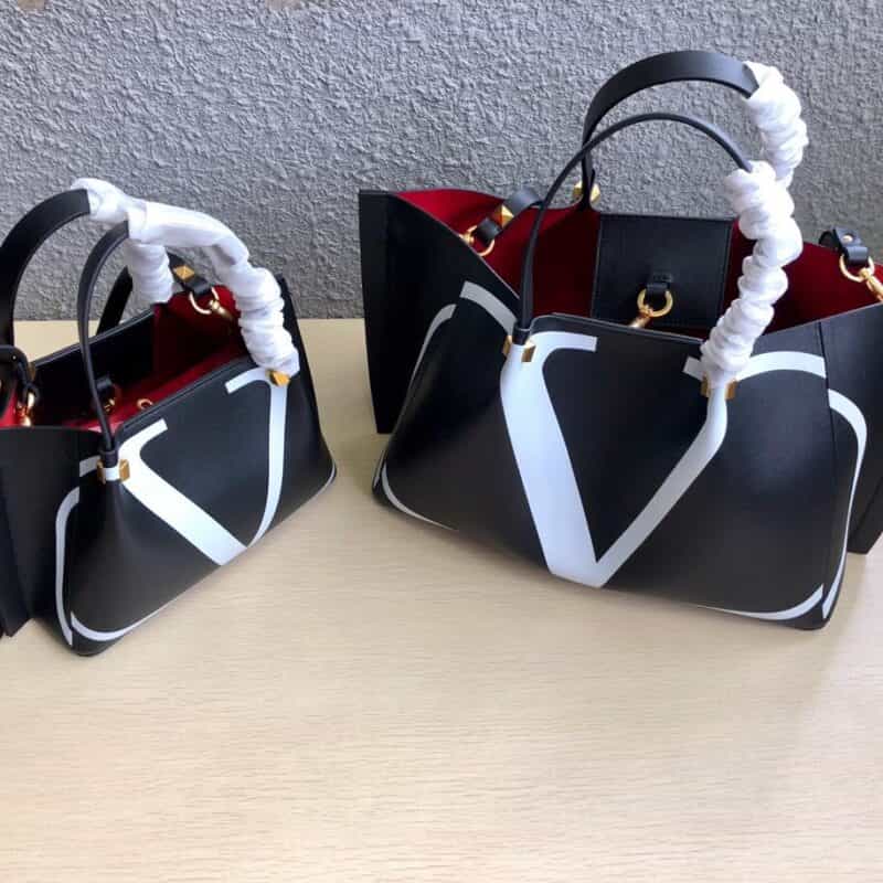 Valentino华伦天奴Garavani Escape 小牛皮购物袋0099S 0099L