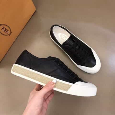 Tod s    意大利小牛皮面料新款豆豆底板鞋