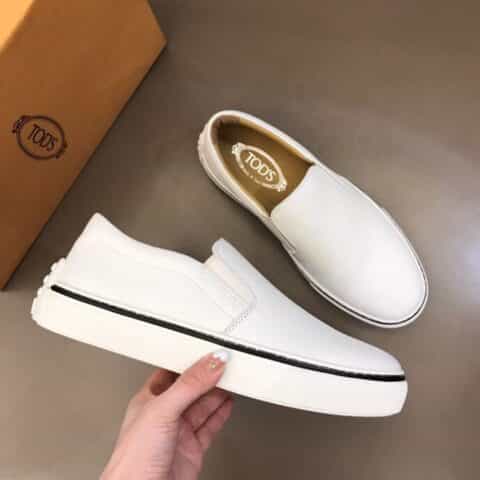 Tod s    意大利小牛皮面料新款豆豆底板鞋
