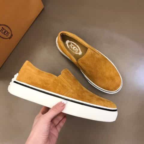 Tod s    意大利小牛皮面料新款豆豆底板鞋