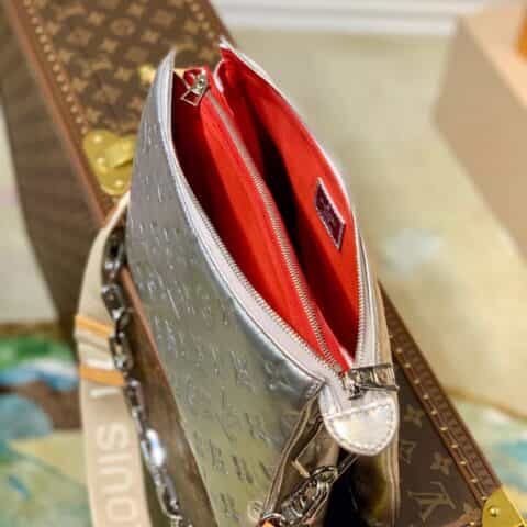Louis Vuitton LV Coussin 链条斜挎包 M57913银色