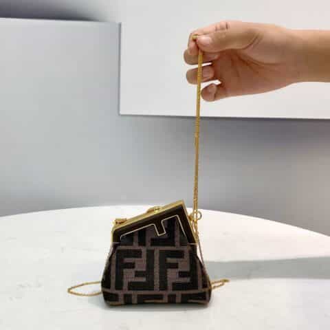 FENDI芬迪first系列F字母肩背包80029m 80029L 80029S