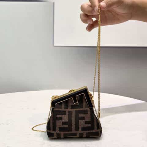FENDI芬迪first系列F字母肩背包80029m 80029L 80029S