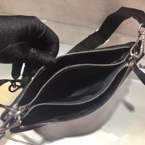 Prada 2020最新款三合一斜挎包 1BH012