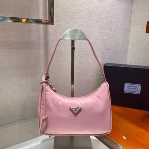 Prada 进口原厂降落伞布料月亮形中古包Hobo腋下包 1NE204芭芘粉
