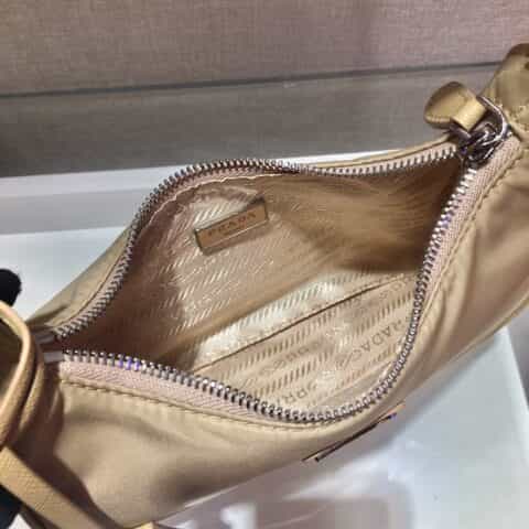Prada 进口原厂降落伞布料月亮形中古包Hobo腋下包 1NE204杏色