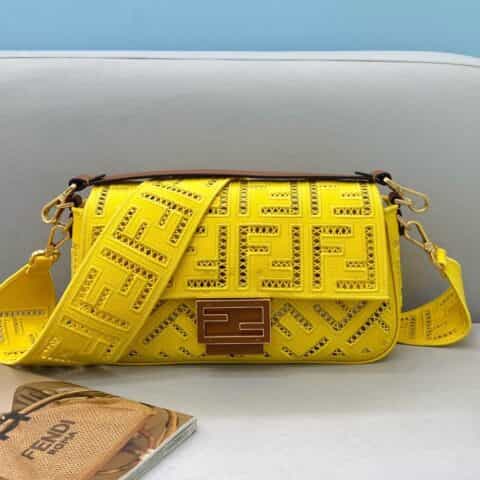 FENDI芬迪帆布材质baguette手袋8372AL