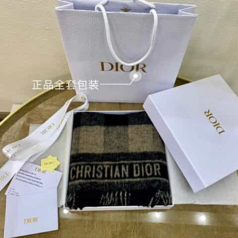 Dior迪奥米色黑色格子围巾披肩