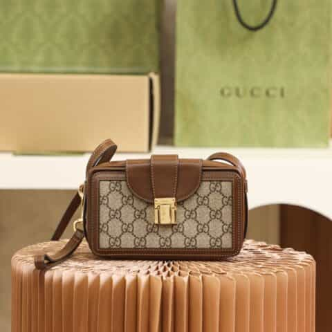 Gucci GG mini bag with clasp closure 盒子包 614368 92TCG 8563