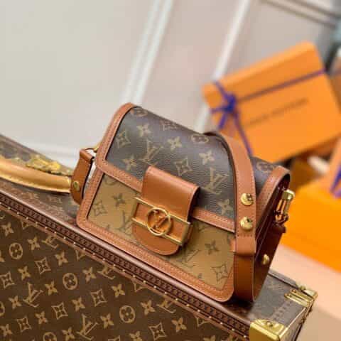 Louis Vuitton LV Mini Dauphine 达芙妮肩背包 M44580