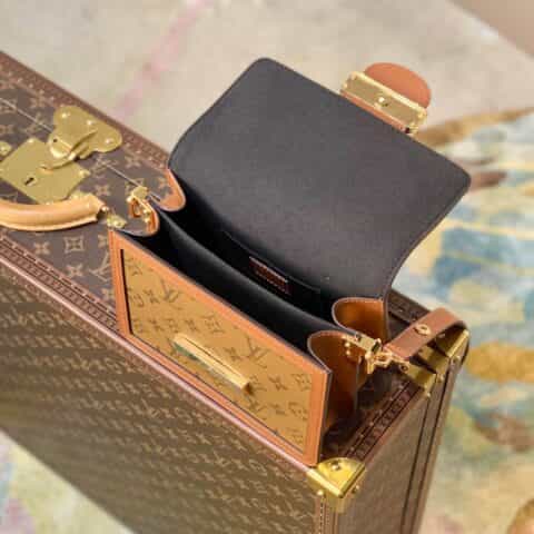 Louis Vuitton LV Mini Dauphine 达芙妮肩背包 M44580