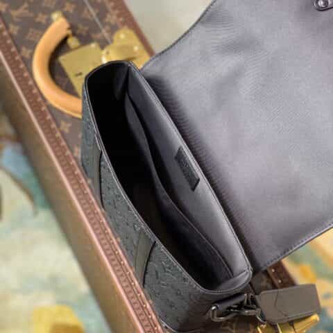 Louis Vuitton LV Trunk Messenger bag M57726黑色