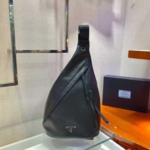 Prada 2021秋冬小牛皮男士胸包 2VZ092黑色全皮