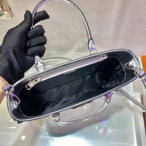 Prada 亮面皮革托特包 1BA330银色