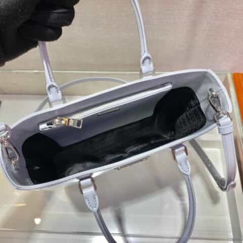 Prada 亮面皮革托特包 1BA330雾霾蓝