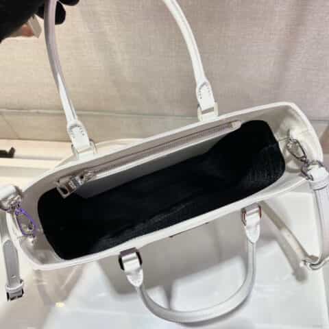 Prada 亮面皮革托特包 1BA330白色