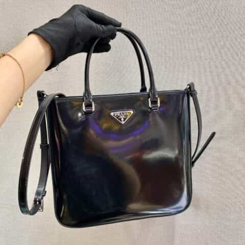 Prada 亮面皮革托特包 1BA330黑色
