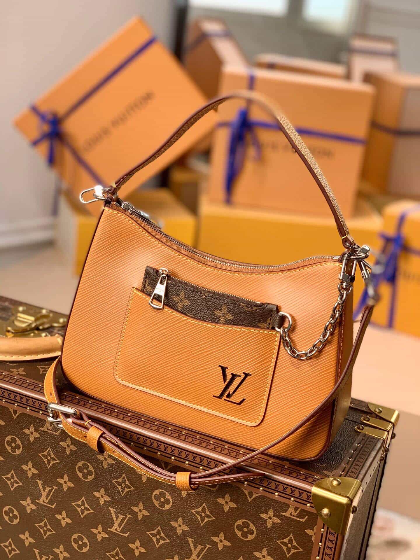 Louis Vuitton LV Twist bag epi leather Honey colour Brown ref
