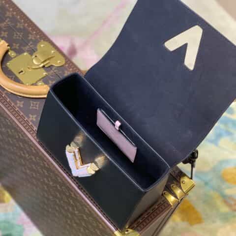 Louis Vuitton LV Twist 中号手袋 M57667黑色
