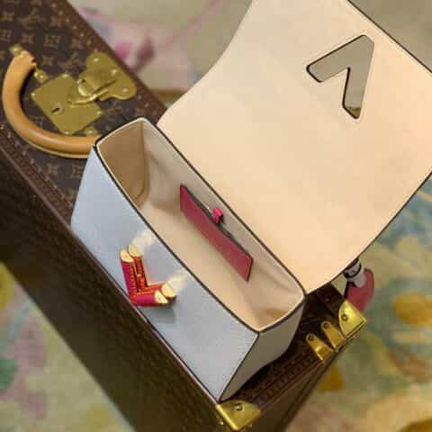 Louis Vuitton LV Twist 中号手袋 M57666白色