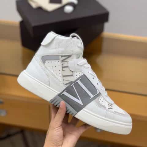 Valentino华伦天奴   六条橡胶效果VLTN logo绑带男款运动鞋