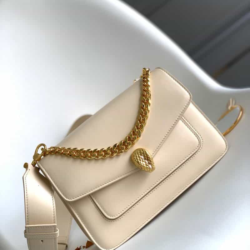 BVLGARI宝格丽象牙白小羊皮斜挎包290323