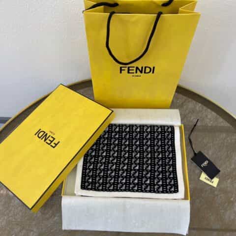 FENDI芬迪FF微型图案新款针织羊毛围巾