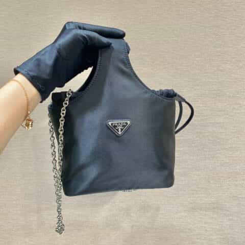 Prada 爆款进口尼龙菜篮子 1BG036黑色