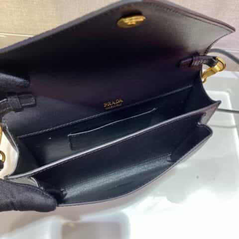 Prada Saffiano皮革斜挎包 1BP020黑色
