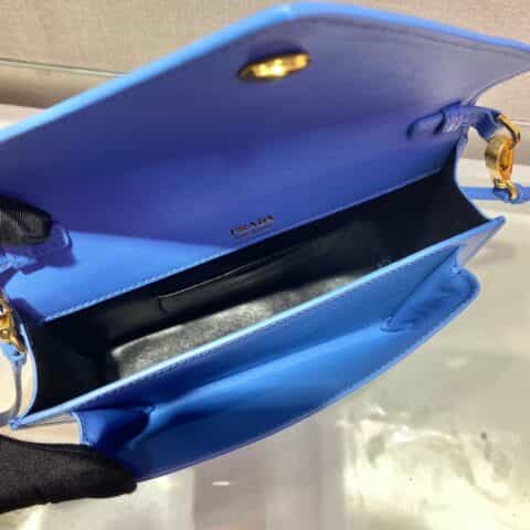 Prada Saffiano皮革斜挎包 1BP020蓝色