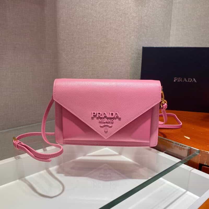 Prada Saffiano皮革斜挎包 1BP020粉色