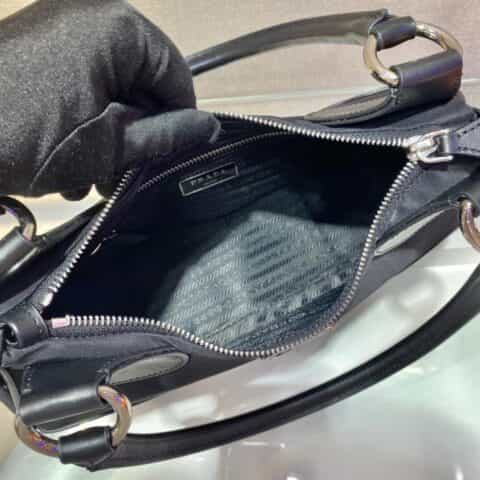 Prada 新款中古包腋下包 1BD668
