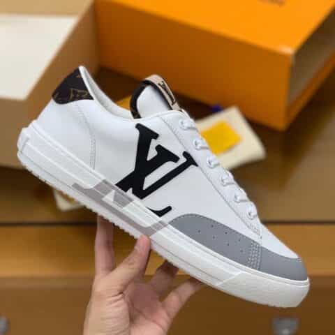 LV/路易威登   白色牛皮及标志性的Monogram帆布情侣款低帮运动鞋