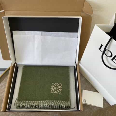 LOEWE罗意威羊毛绒男女同款围巾