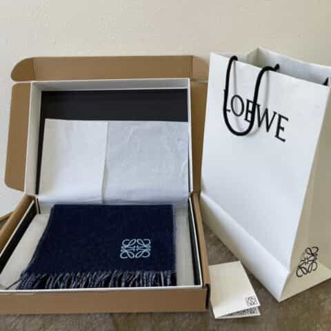 LOEWE罗意威羊毛绒男女同款围巾