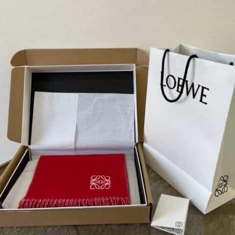 LOEWE罗意威羊毛绒男女同款围巾