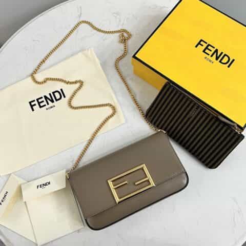 FENDI芬迪进口级手掌纹几何图形简约款baguette手袋8521