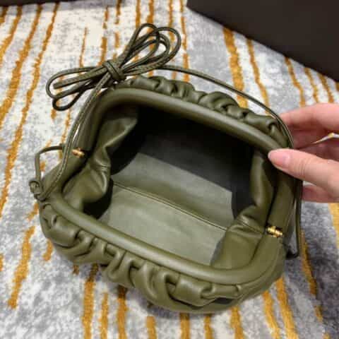 Bottega Veneta The Mini Pouch 云朵包 585852绿色