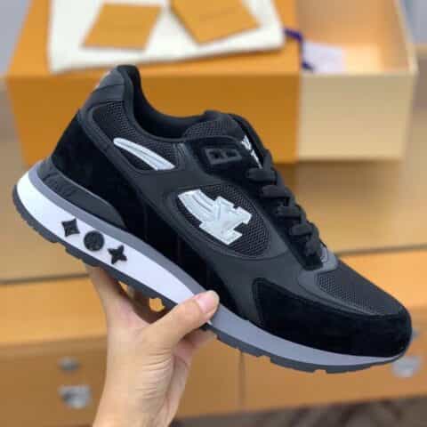 LV/路易威登   小牛皮制麂皮和 Monogram 帆布等混合材质经典 Run Away 运动鞋