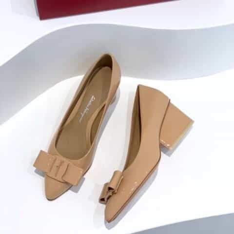 SF salvatore Ferraga*o  菲拉*慕最新糖果色走秀款尖头浅口Viva芭蕾舞鞋