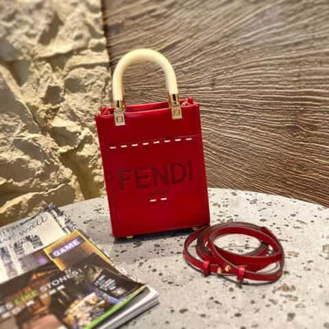 FENDI芬迪红色限定款小牛皮手袋8376