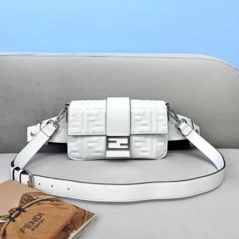 FENDI芬迪绵羊皮baguette法棍包0137