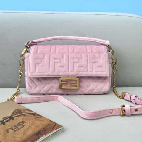 FENDI芬迪丝绒baguette手袋317m