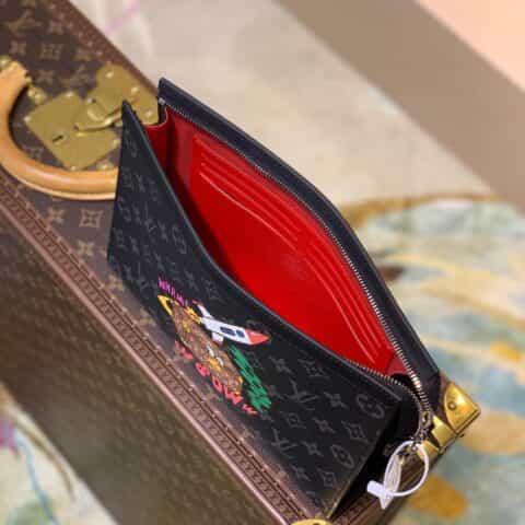 Louis Vuitton LV Pochette Voyage 手拿包 M80914