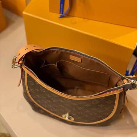 Louis Vuitton LV Tulum GM shoulder bag M40075