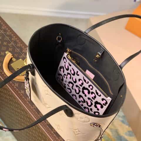 Louis Vuitton LV Neverfull MM tote M58525