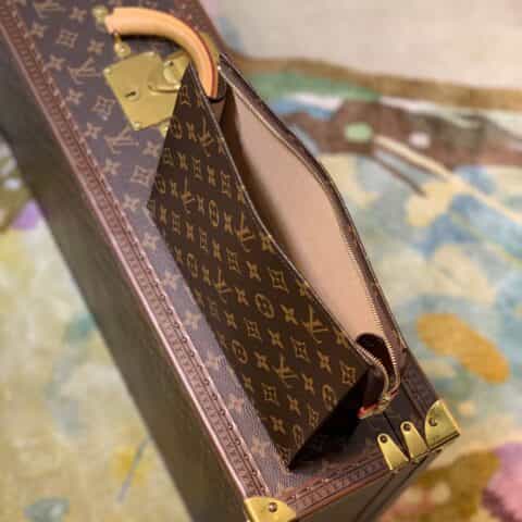 Louis Vuitton LV Monogram Toiletry Pouch 26 盥洗袋手包 N47542