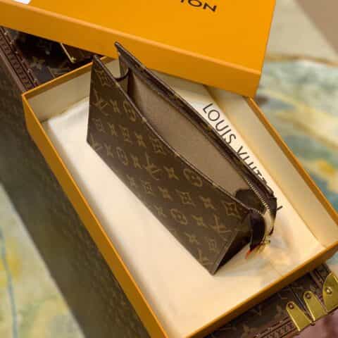 Louis Vuitton LV Toiletry Pouch 19 M47544
