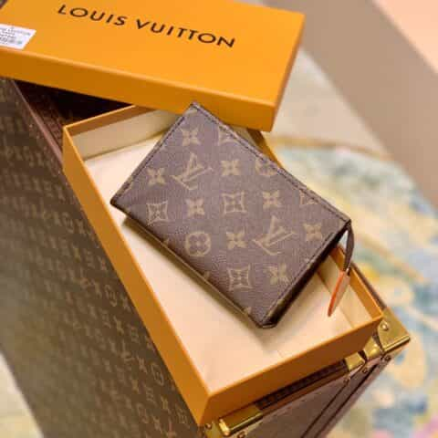 Louis Vuitton LV Toiletry Pouch 15 M47546